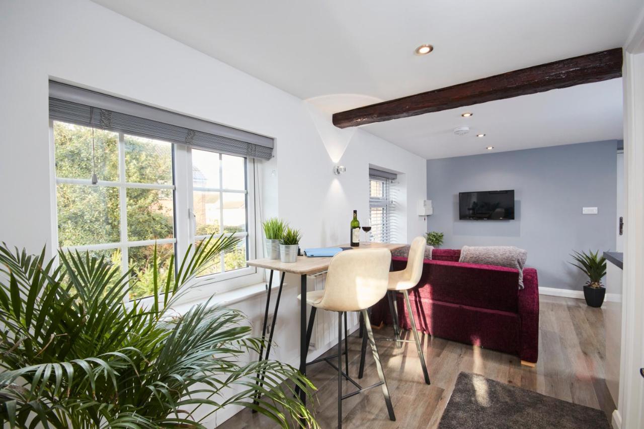Gateway Mews - Serviced Apartments 凯格沃思 外观 照片