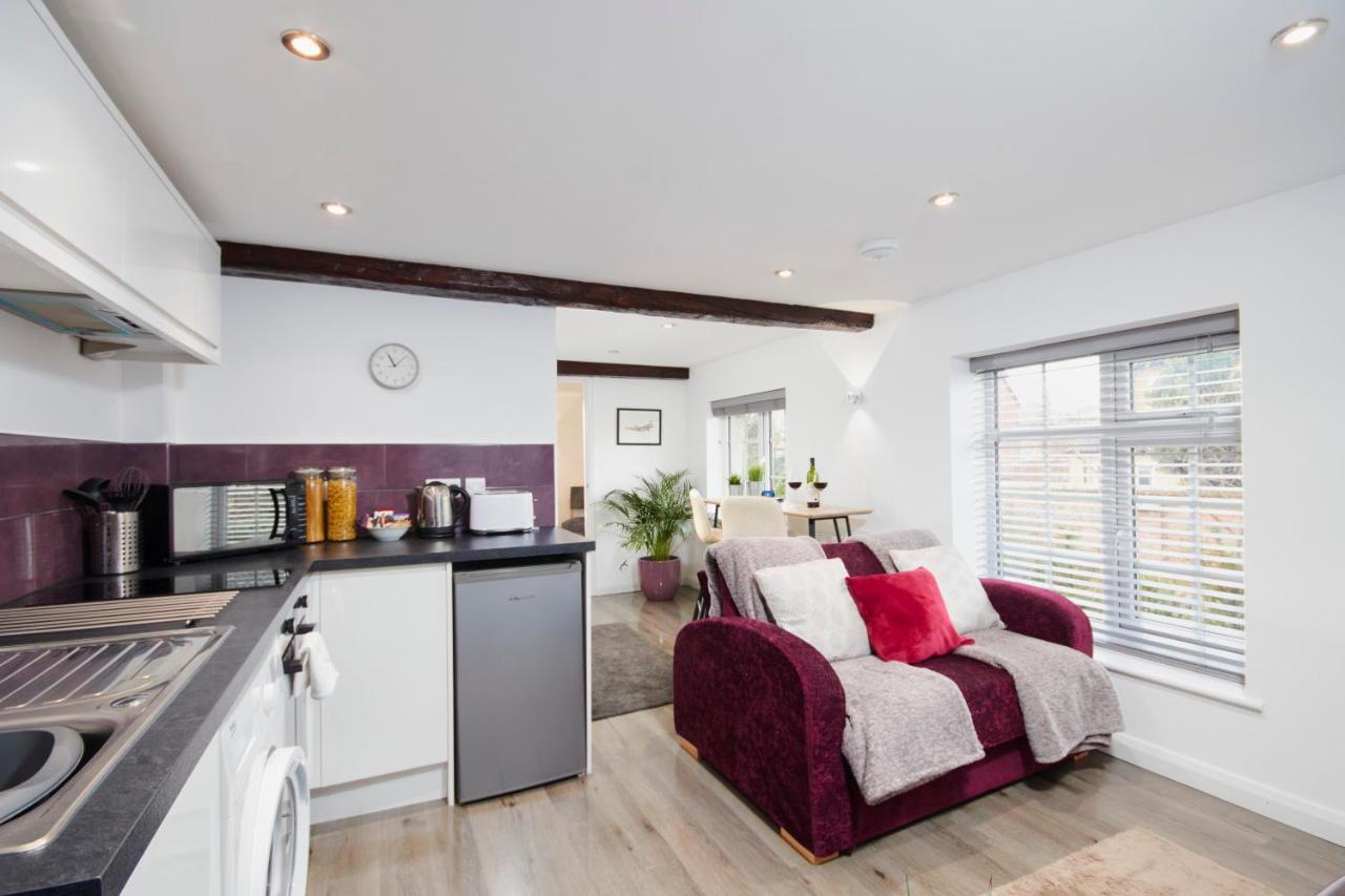 Gateway Mews - Serviced Apartments 凯格沃思 外观 照片