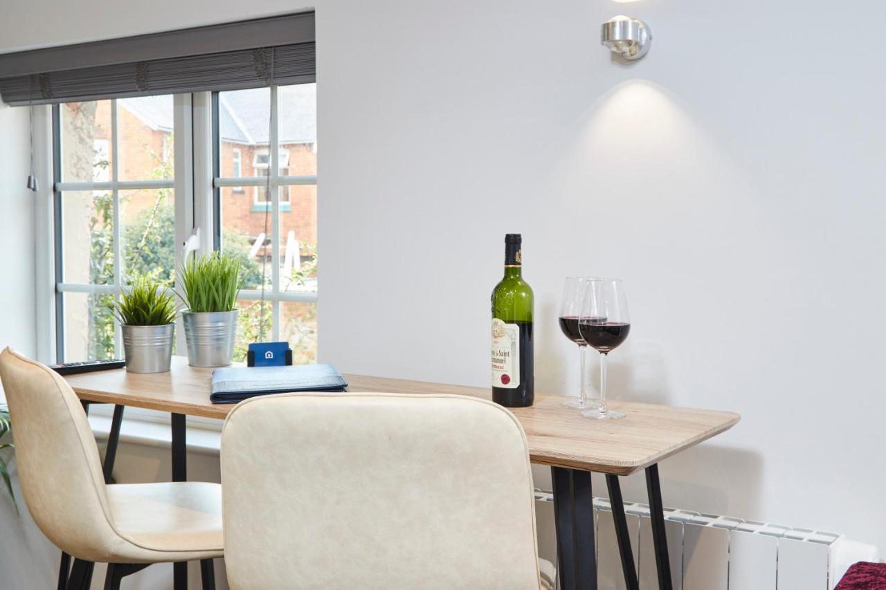 Gateway Mews - Serviced Apartments 凯格沃思 外观 照片