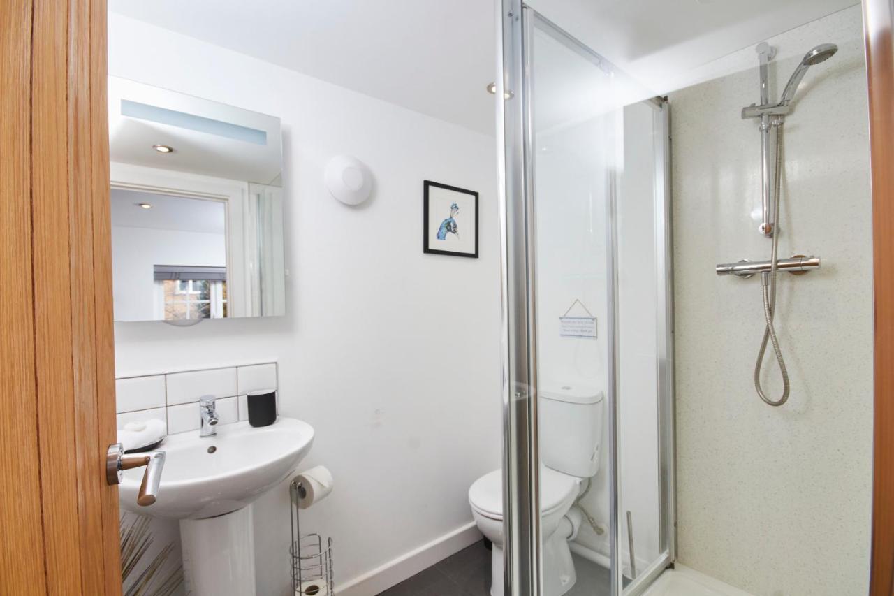 Gateway Mews - Serviced Apartments 凯格沃思 外观 照片