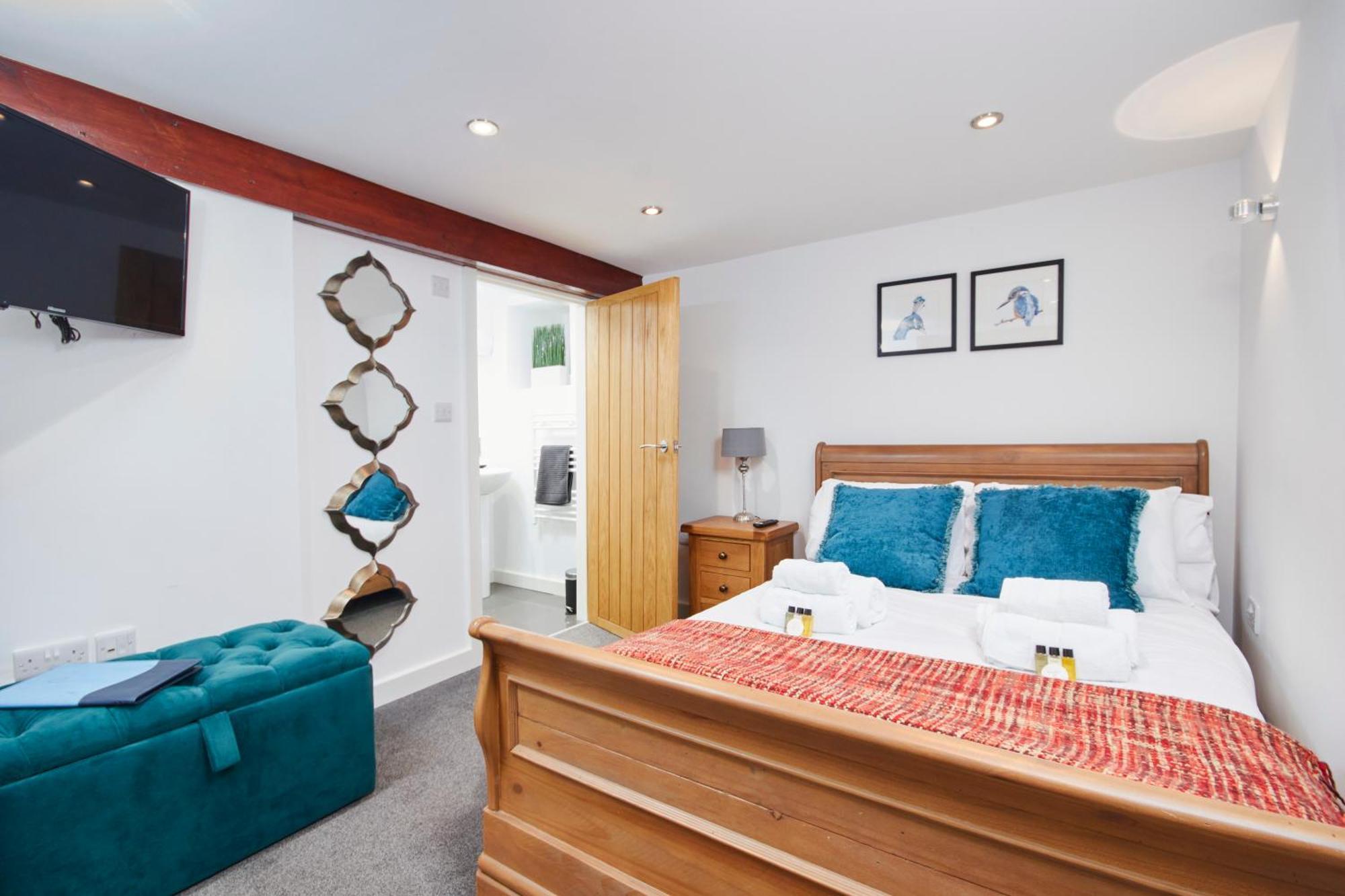 Gateway Mews - Serviced Apartments 凯格沃思 外观 照片