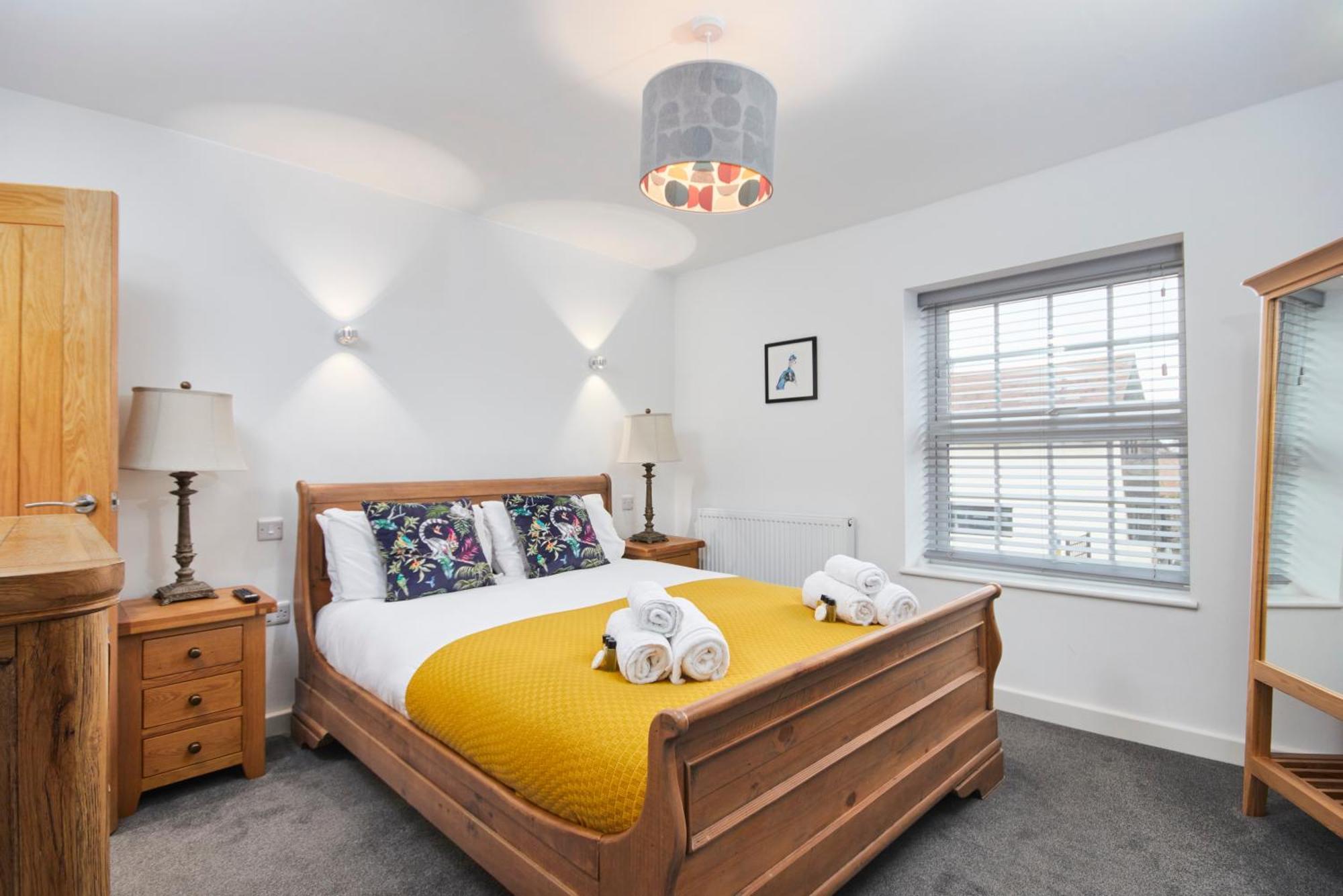 Gateway Mews - Serviced Apartments 凯格沃思 外观 照片