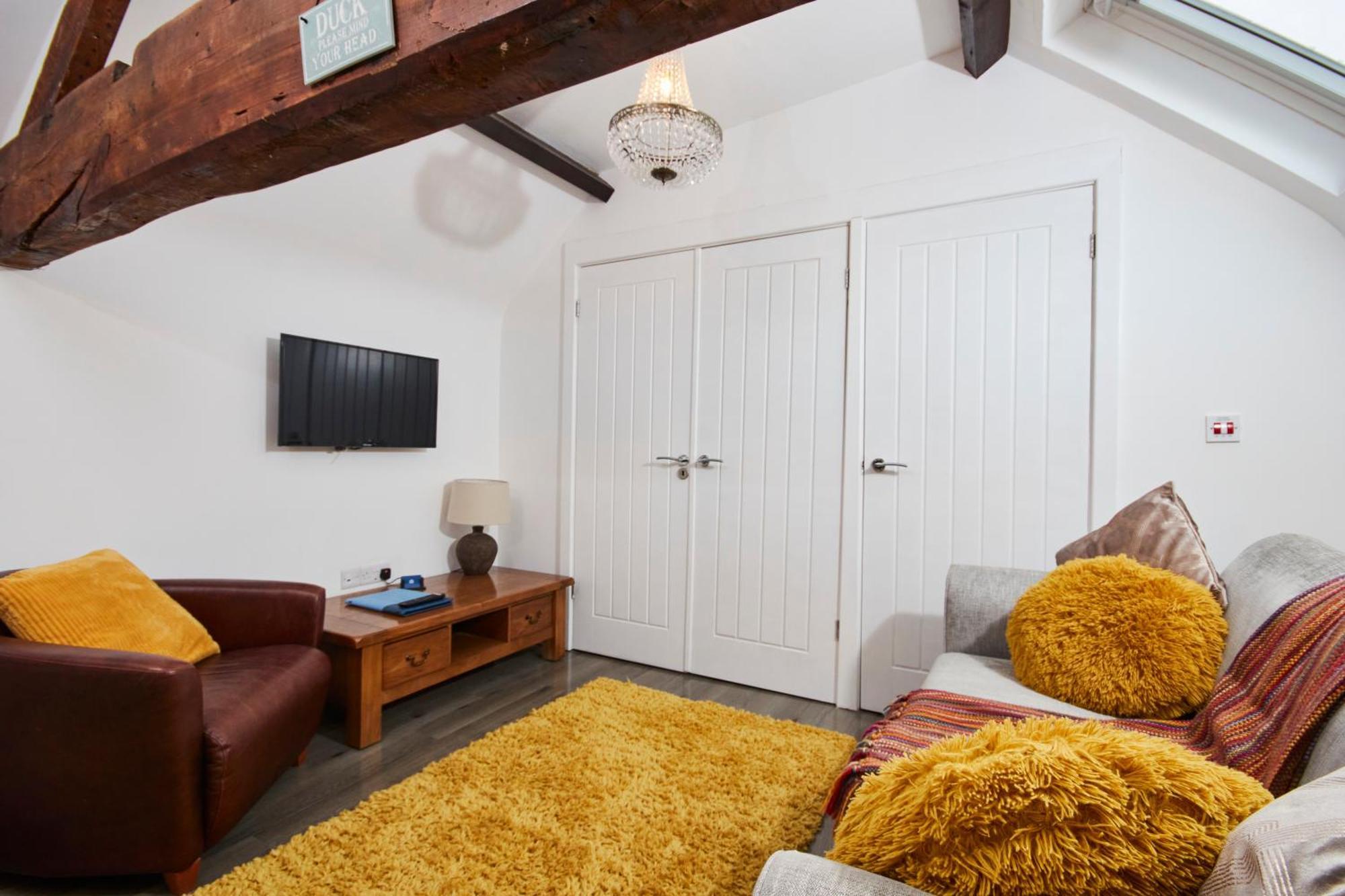 Gateway Mews - Serviced Apartments 凯格沃思 外观 照片