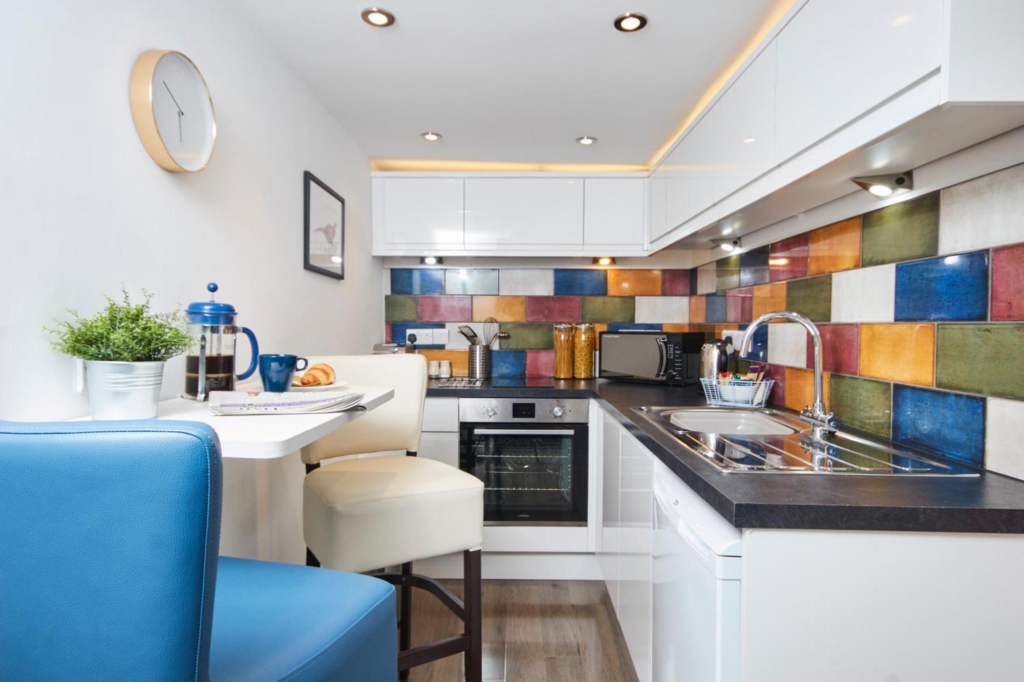 Gateway Mews - Serviced Apartments 凯格沃思 外观 照片